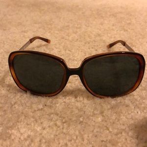 DKNY sunglasses. New in case w/ cleaning cloth 🕶